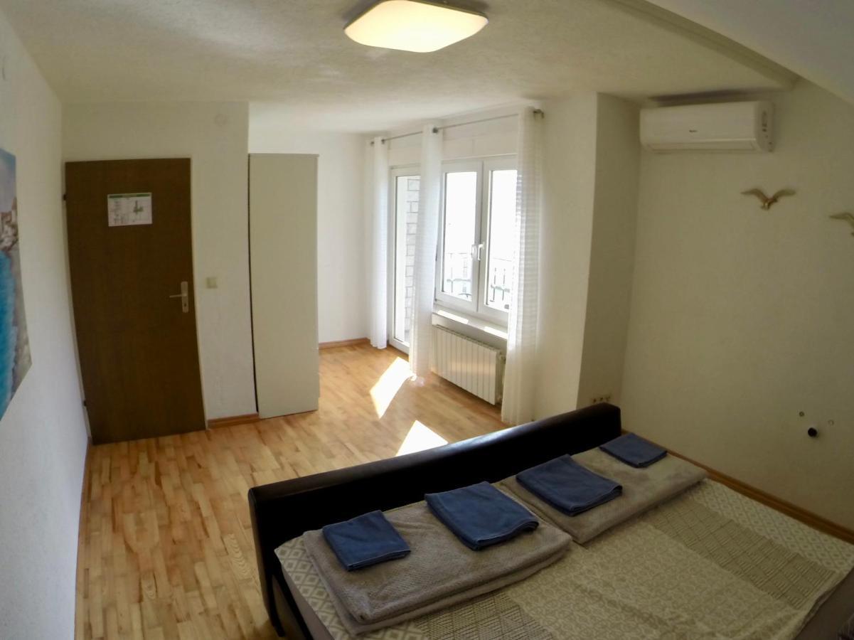 Holiday Apartment Lavanda Sumpetar Jesenice  Exterior foto