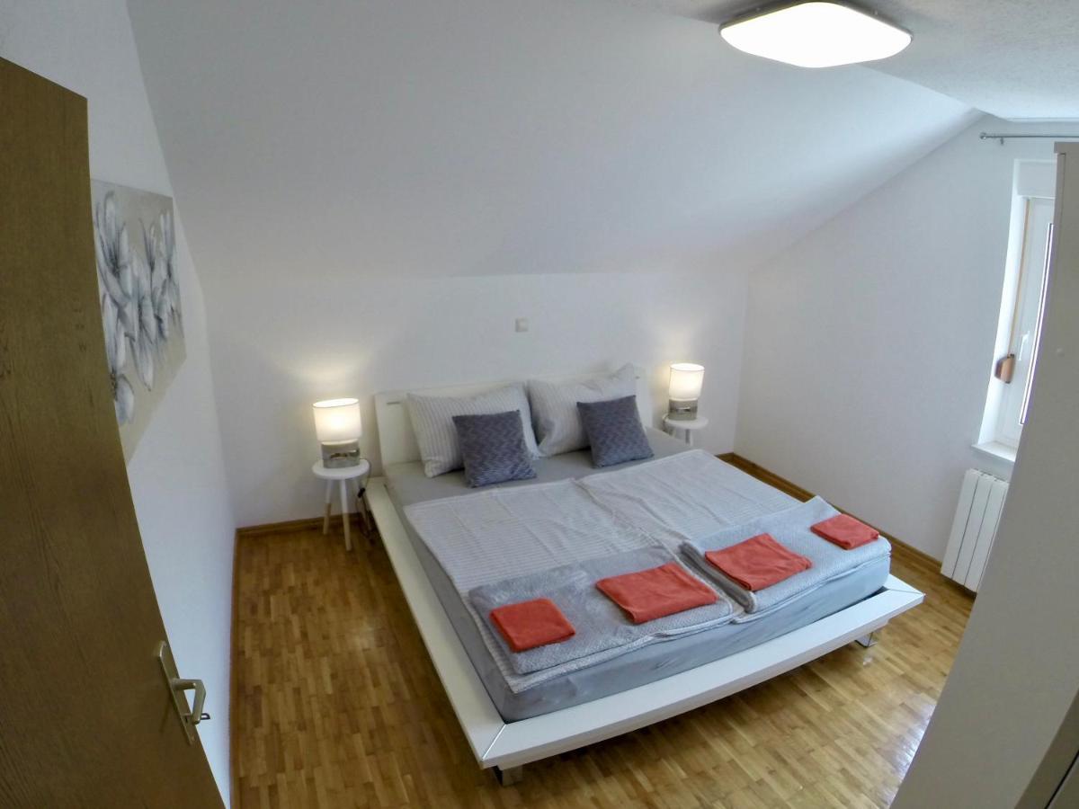 Holiday Apartment Lavanda Sumpetar Jesenice  Exterior foto