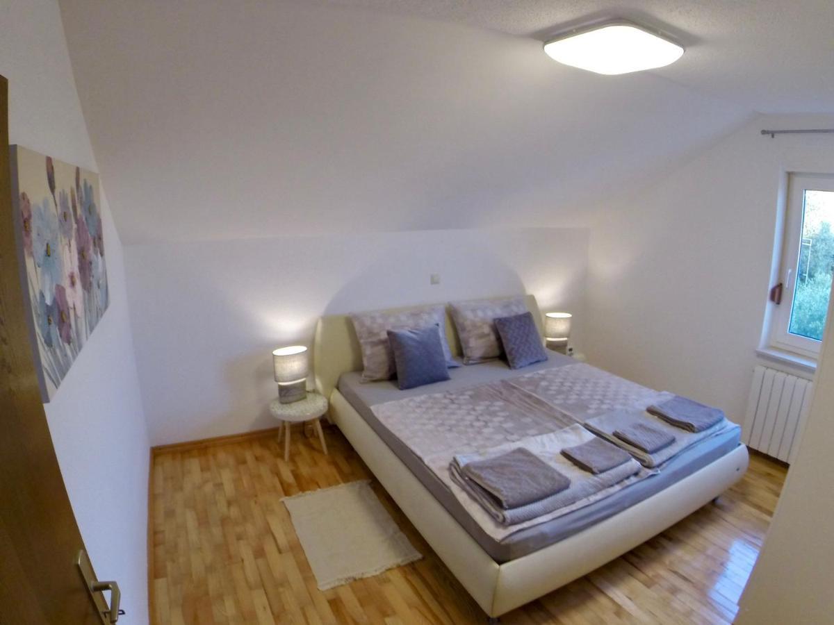 Holiday Apartment Lavanda Sumpetar Jesenice  Exterior foto