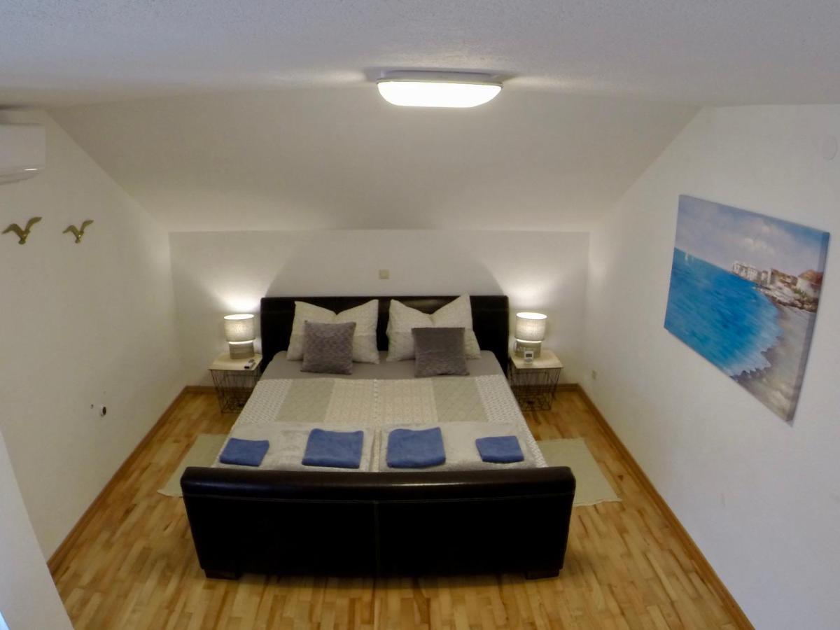 Holiday Apartment Lavanda Sumpetar Jesenice  Exterior foto